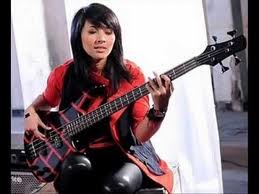 Download Gratis Lagu Kotak - Apa Bisa Mp3 + Lirik Kotak - Apa bisa