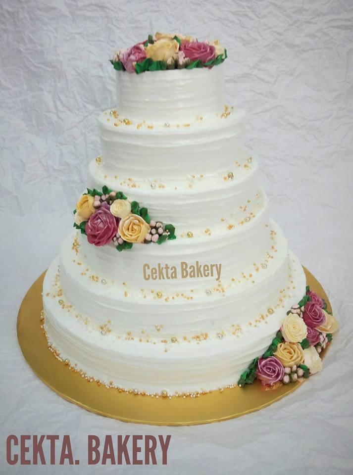 WEDDING CAKE