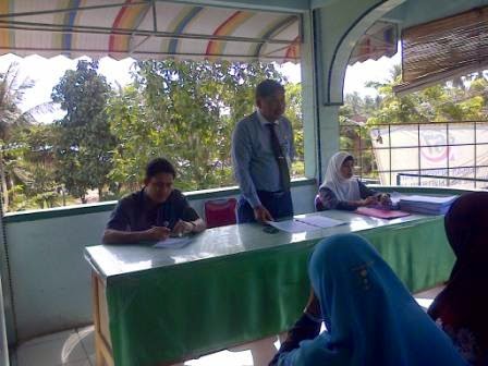 Acara Penyerahan SK NRG Sertifikasi Lulusan Tahun 2012 di Aula