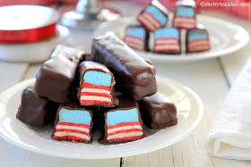 red white and blue candy bar recipe from cherryteacakes.com