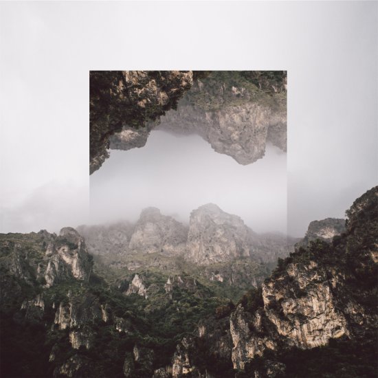 As paisagens refletidas em figuras geométricas nas foto-manipulações de Victoria Siemer Victoria Siemer witchoria fotografia e photoshop surreal figuras geométricas paisagens invertidas