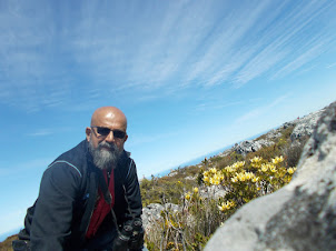 A "SELFIE" standing on the plateau edge of Table Mountain.