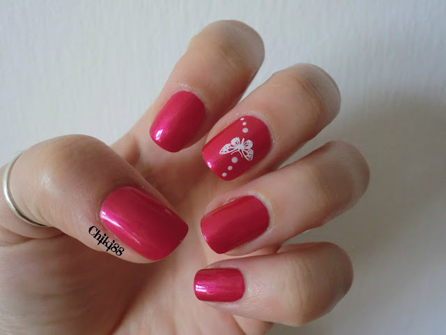 Nail art - Farfallina - foto senza flash