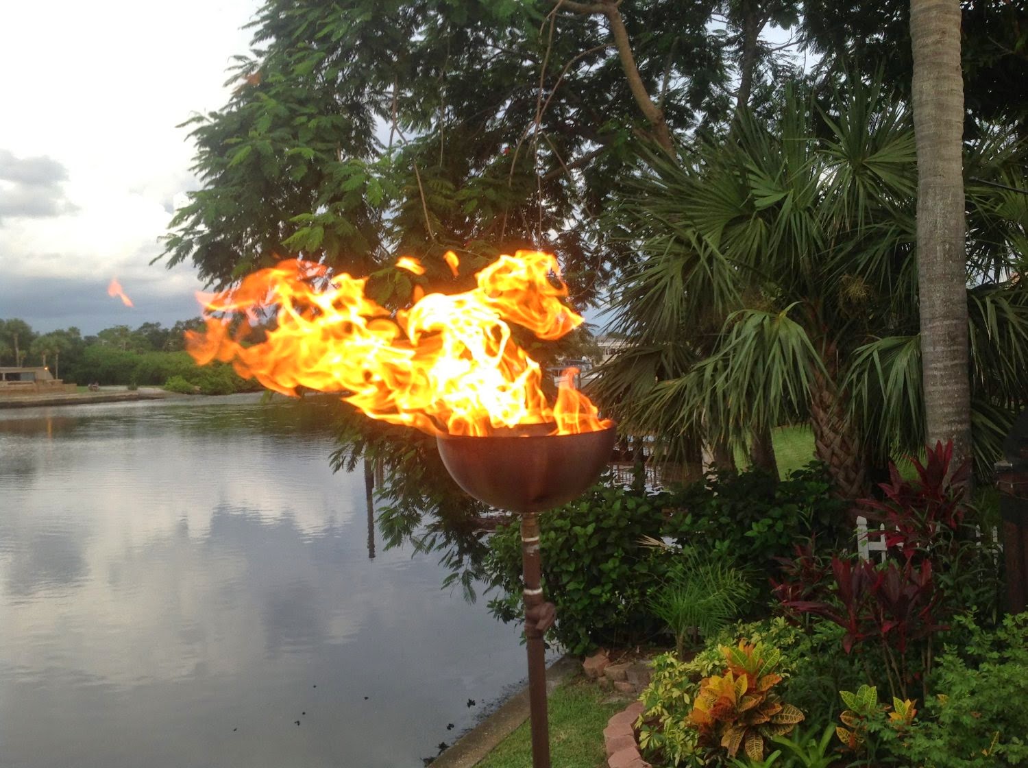 MUEBLES y CHIMENEAS QUITO: INICIO