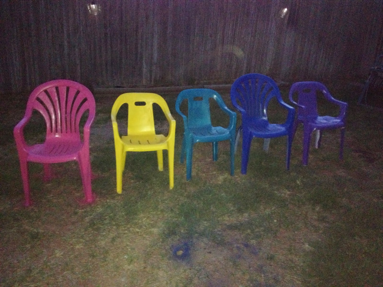 My DIY projects Plastic outdoor chairs.... boring to bright!!