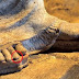 Αρχαιοελληνικα ποδια εχουν οι Καρυατιδες της Αμφιπολης