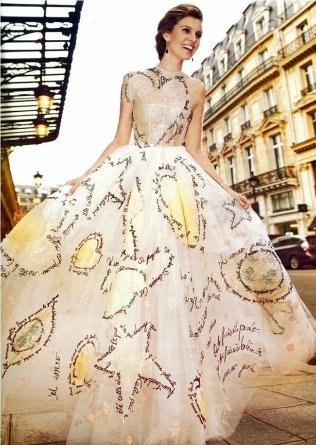 Hola! Magazine May 2015, Amparo Bonmati Valentino Couture Spring 2015 Love Words Dress Editorials