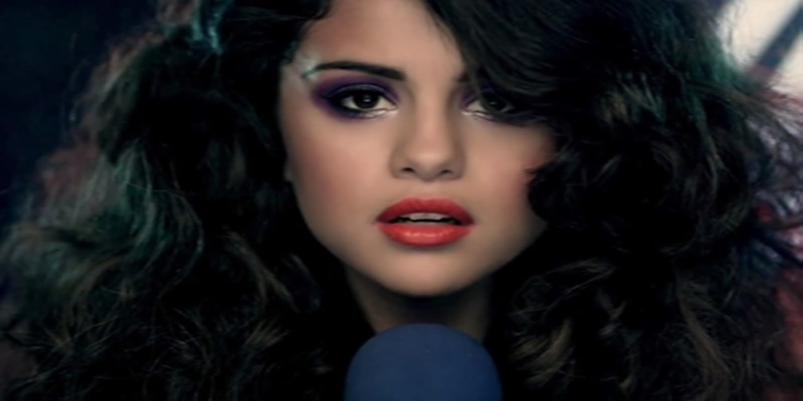 http://4.bp.blogspot.com/-4huIRF2_ZUo/TkbnoXb8UaI/AAAAAAAAASk/j9jNdsUqrhw/s1600/Selena+Gomez+++The+Scene+-+Love+You+Like+A+Love+Song-201.jpg
