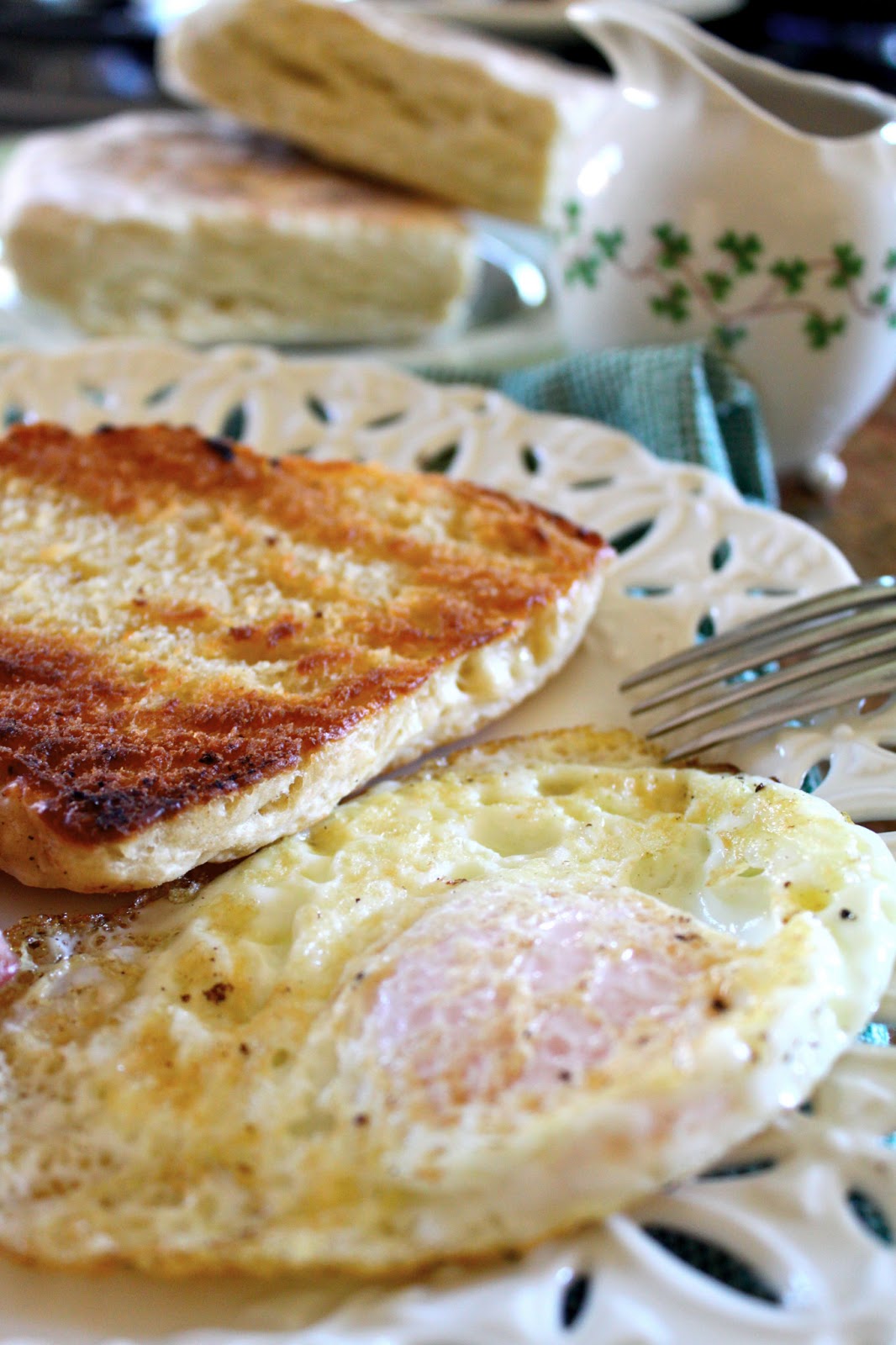 Irish or Scottish Soda Scones (White Bannocks)