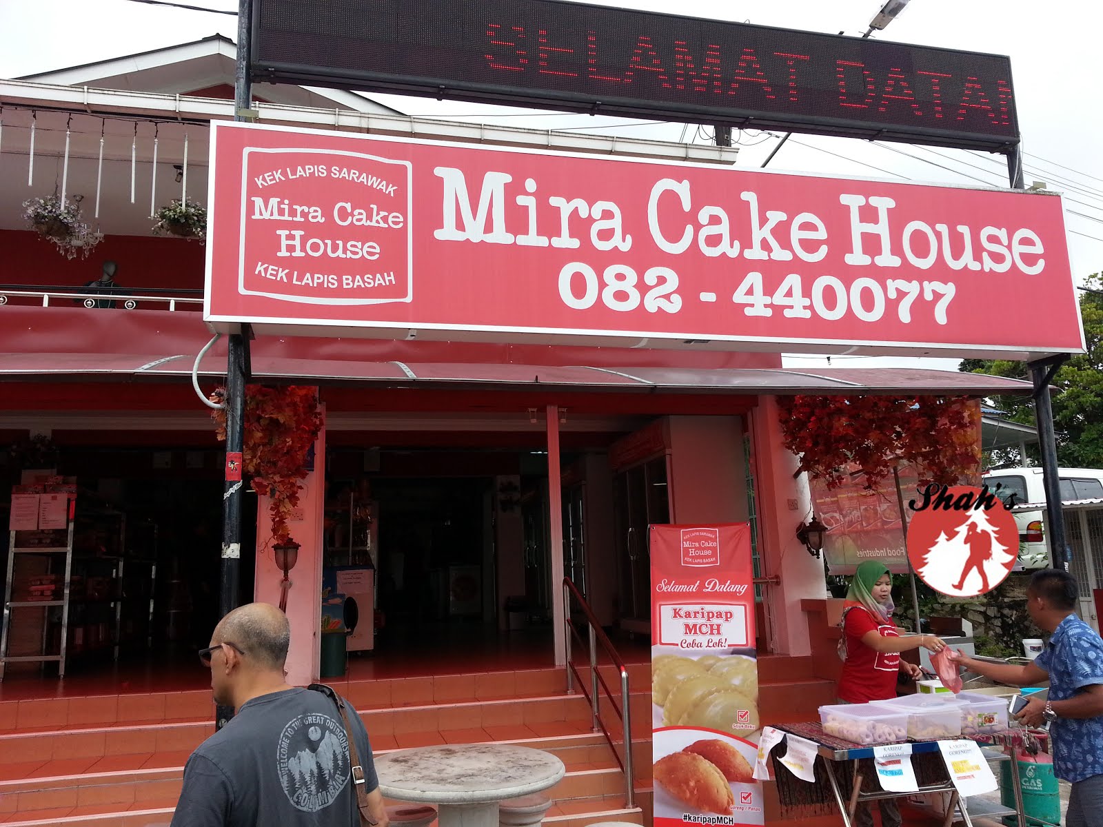 Kuching mira cake house Mira Cake