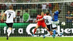 Mario-Balotelli-Jerman-vs-Italia Mario-Balotelli-Jerman-vs-Italia-Euro 2012