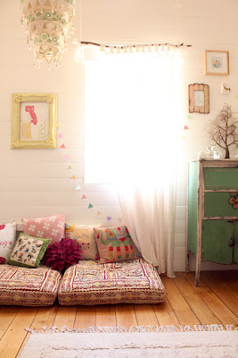 Kolorowy pokój dla dziewczynki w stylu skandynawskim chłopca, dziecka, jak urządzić, kids, klasyczne zabawki jak kiedyś, pokój dla dziewczynki, Pomysł na..., room for children, styl skandynawski, Style w urządzaniu wnętrz, swedish style, szwedzki design,