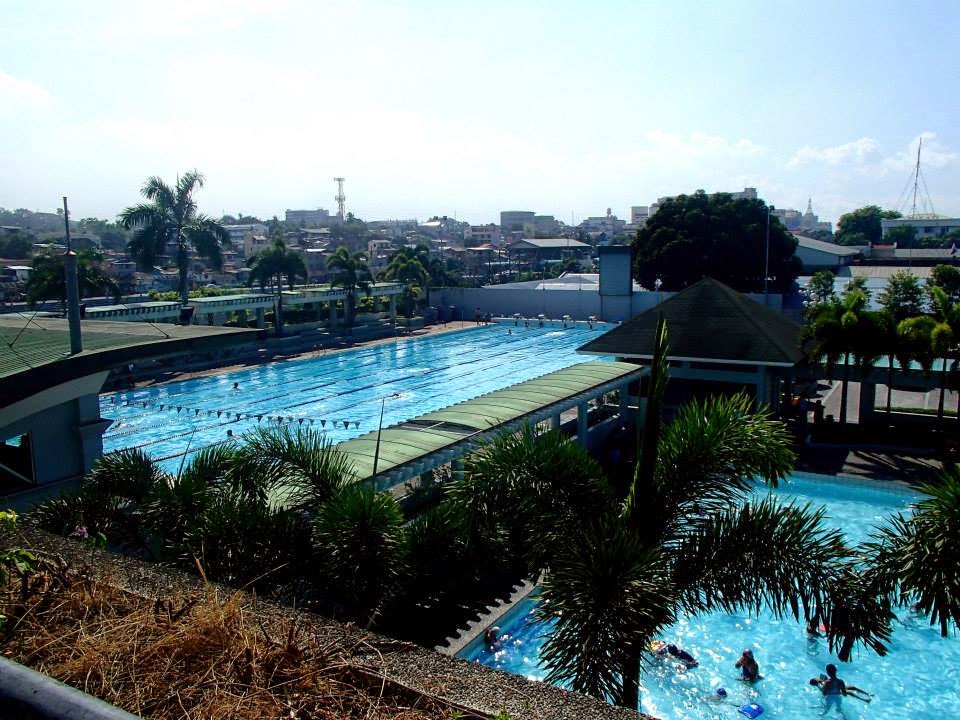 100Peso Adventure Makati Park & Garden & Pasig River