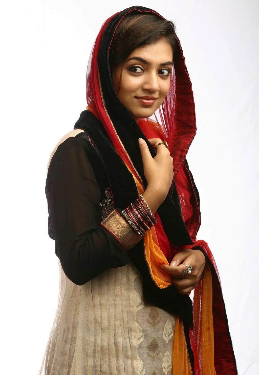 Nazriya Nazim Rising Indian Film Actress very hot and sexy pics Wallpapers Fee Download