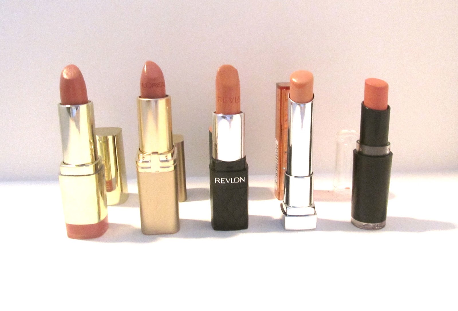 The Lipstick Chronicles: Naked in the Garden!