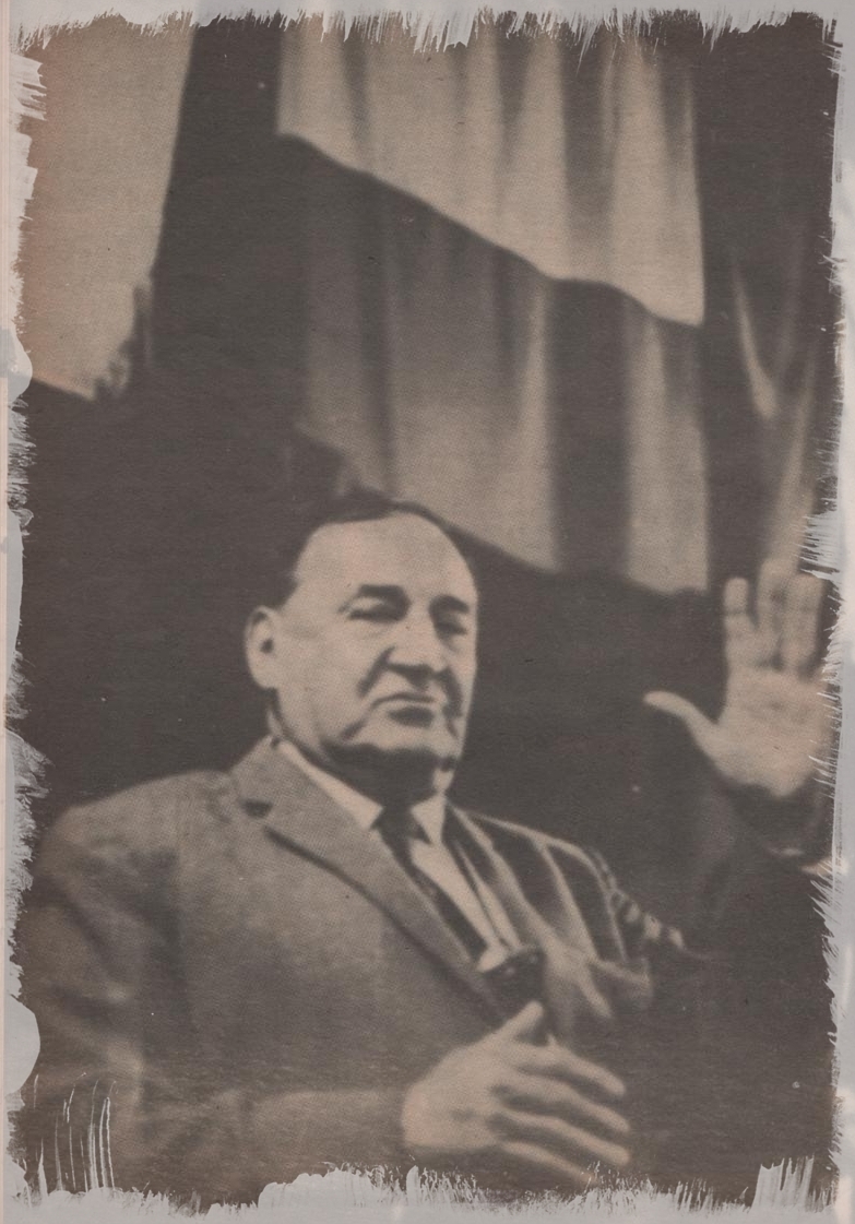 Con El Ojo Izquierdo El Apra Partido De La Democracia Y La Revolucion Victor Raul Haya De La Torre Al Cua