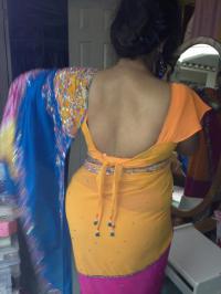 AAH,DESI AUNTY HOTLY WEARING SARE. | FATTY N BEAUTY