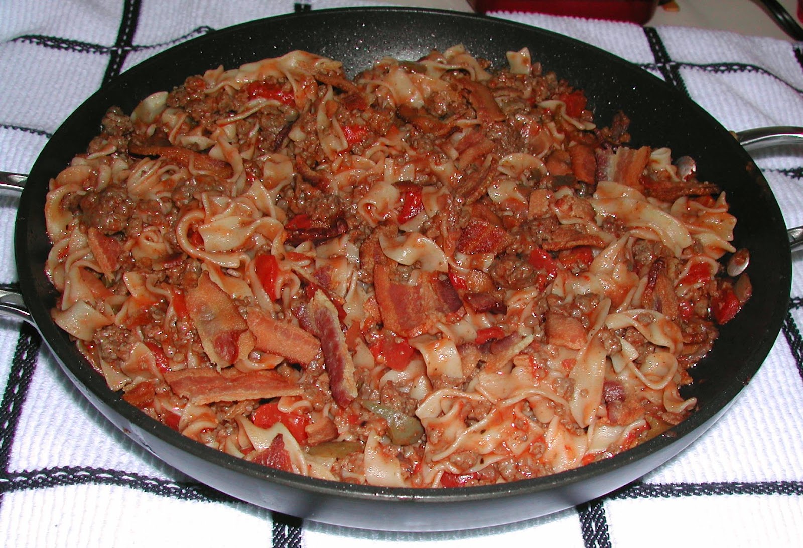 The Iowa Housewife Spanish Noodles and Ground Beef
