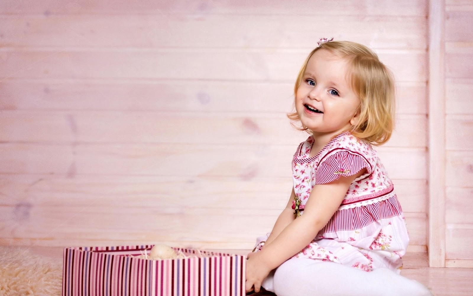 Cute Little Baby Girl And Gift Box HD Wallpaper Cute Little Babies