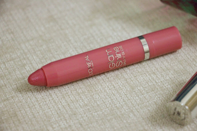 L'Oreal Glam Shine Balmy Gloss price review swatches, color less lip balm, shiny lip blam, no stick lip balm, indian blogger, indian beauty blogger, delhi blogger, delhi beauty blogger, makeup, skincare, beauty , fashion,beauty and fashion,beauty blog, fashion blog , indian beauty blog,indian fashion blog, beauty and fashion blog, indian beauty and fashion blog, indian bloggers, indian beauty bloggers, indian fashion bloggers,indian bloggers online, top 10 indian bloggers, top indian bloggers,top 10 fashion bloggers, indian bloggers on blogspot,home remedies, how to