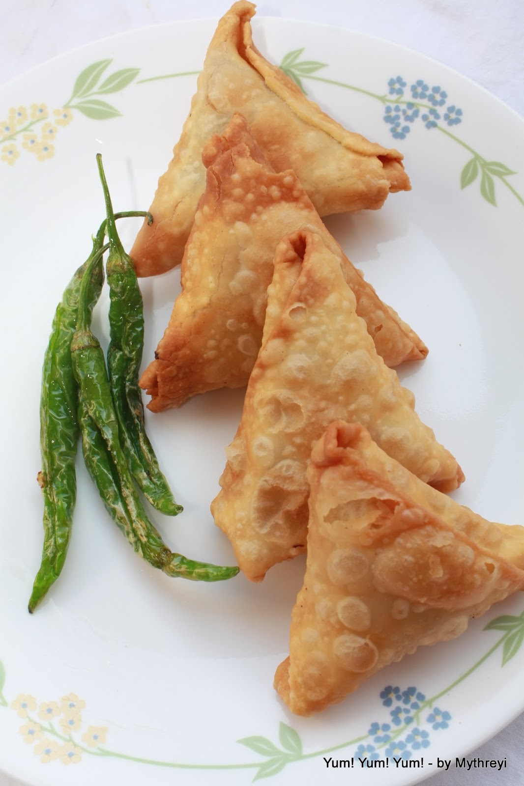 Yum! Yum! Yum!: Samosa ~ Every Indian's Favorite Snack