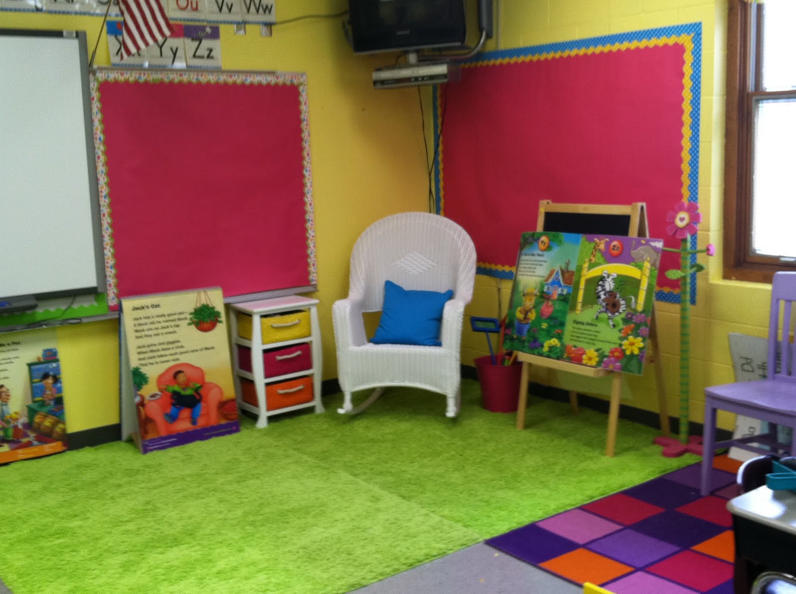 Life in First Grade: Classroom decorating: Day Three