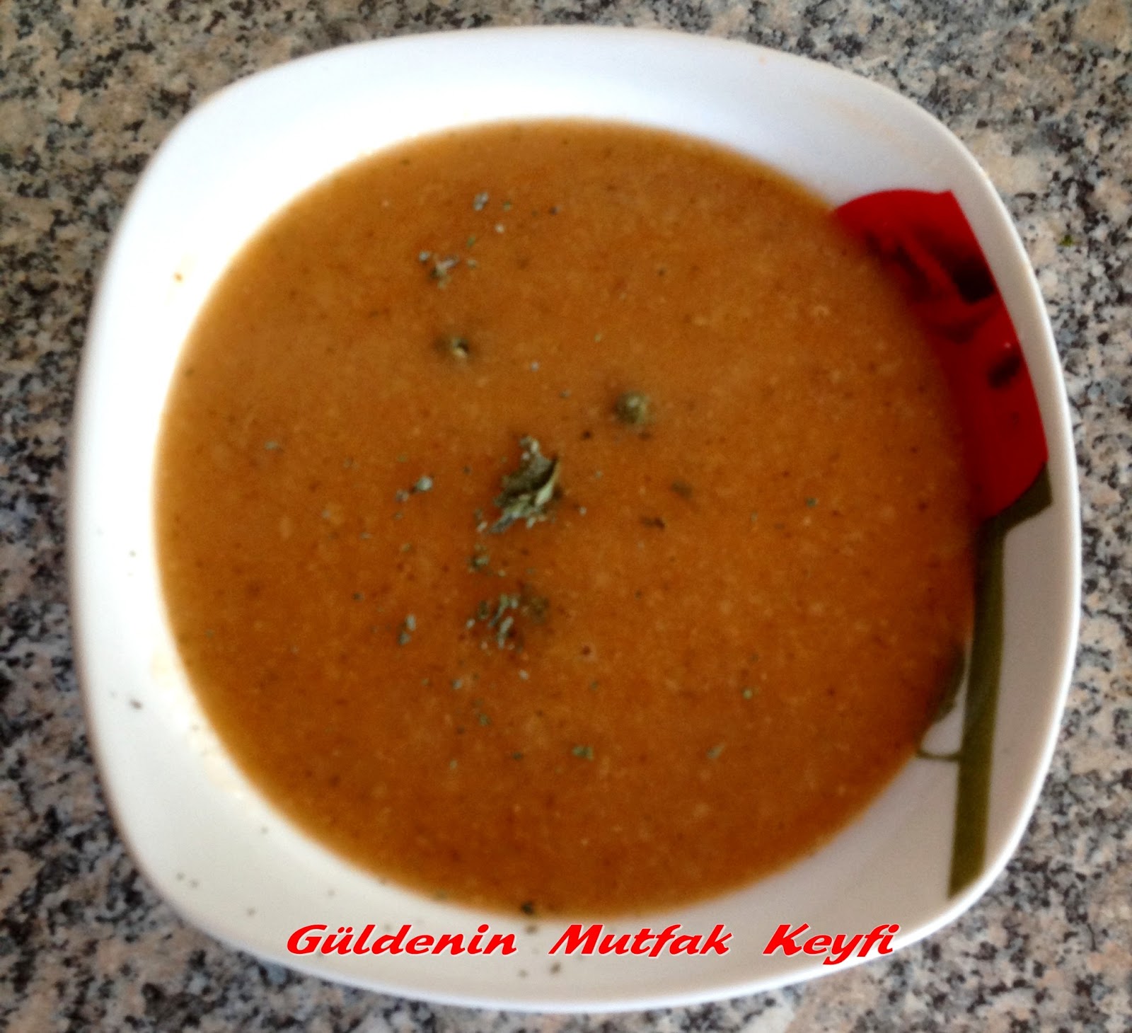 Gülden�in Mutfak Keyfi KIRMIZI MERCIMEK CORBASI TARIFI