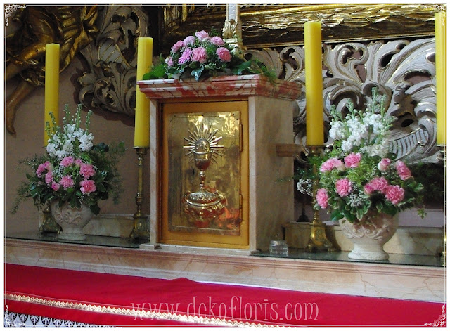 Różowa dekoracja ślubna kościoła Dobrzeń Wielki