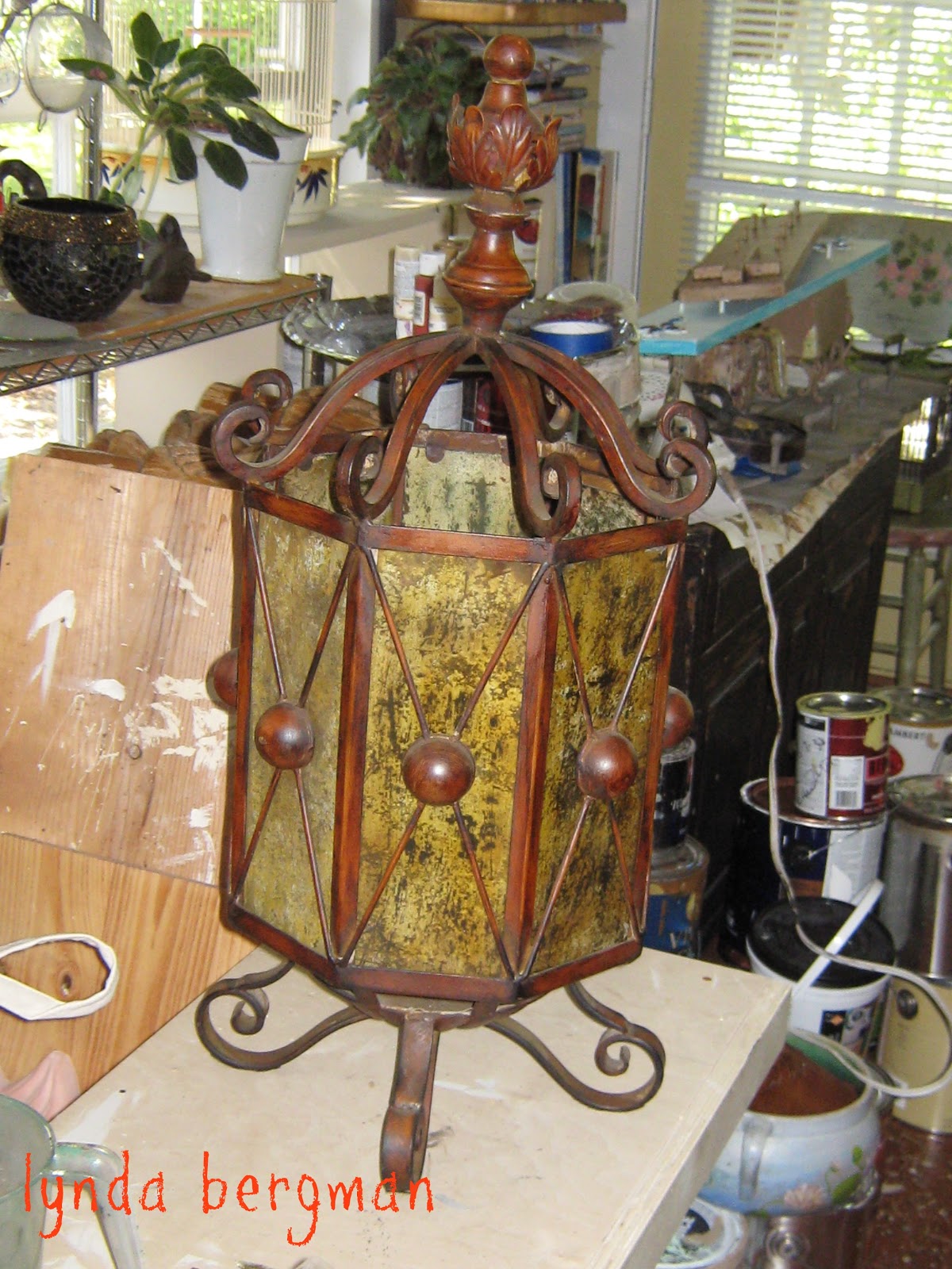 LYNDA BERGMAN DECORATIVE ARTISAN REPAIRING & PAINTING A BROKEN VINTAGE