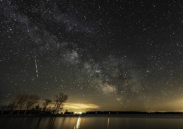 GALERI: Indahnya Hujan Meteor Eta Aquarid GALERI: Indahnya Hujan Meteor Eta Aquarid