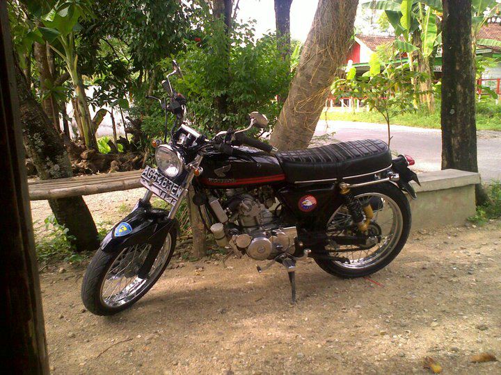 Modifikasi Motor : 1979 Honda CB 125cc (200cc Elektrik starter) Modifikasi Motor : 1979 Honda CB 125cc (200cc Elektrik starter)