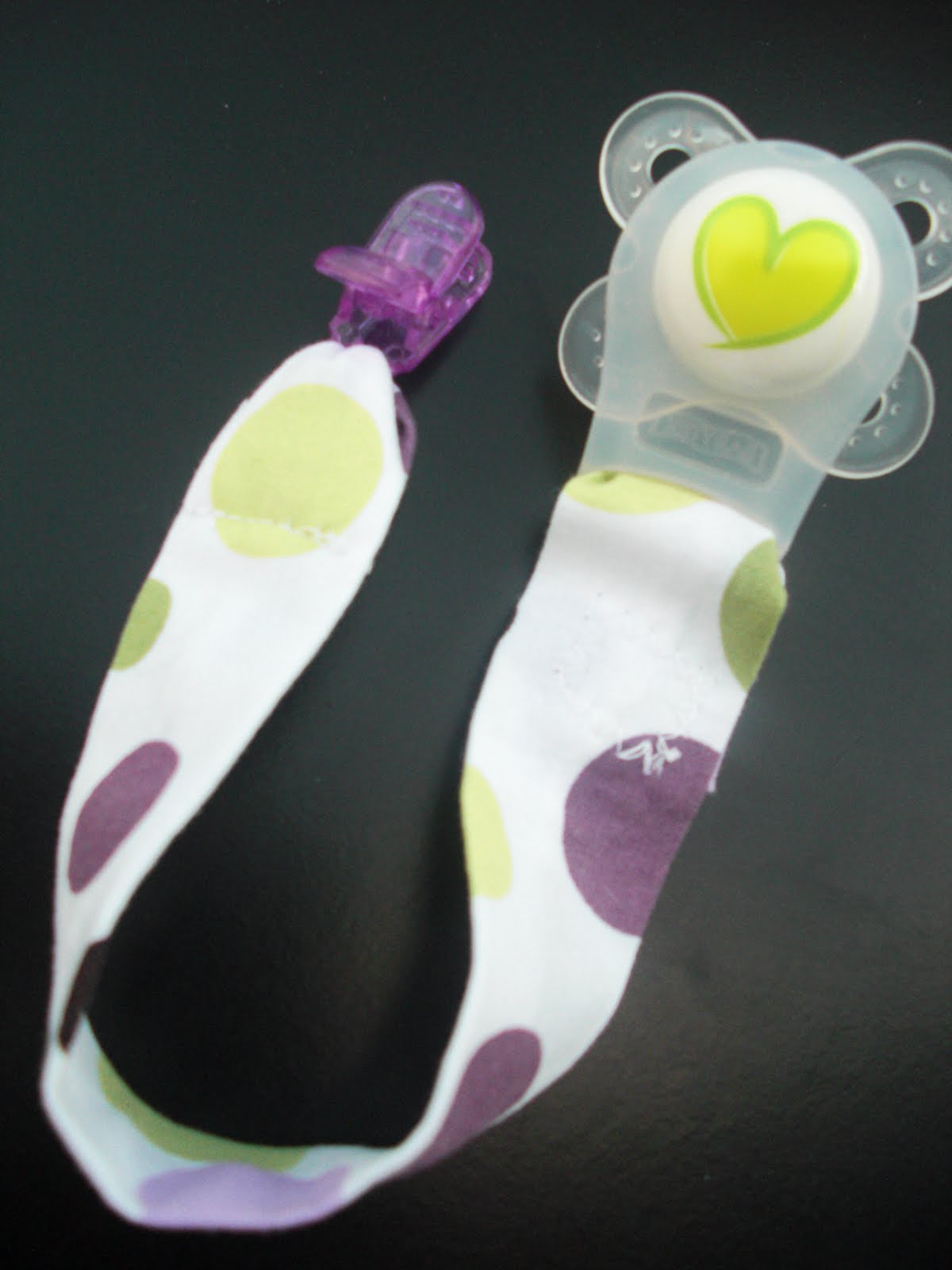 Utah County Mom DIY custom pacifier clips
