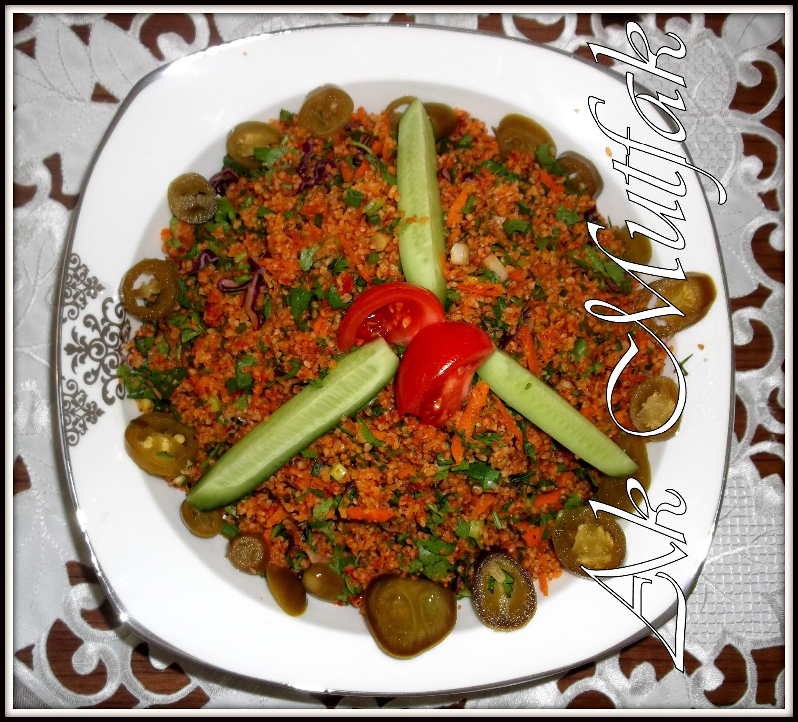 Ülkemizden ve Uzak Doğudan Nefis Yemek Tarifleri Kısır (Kavurarak)