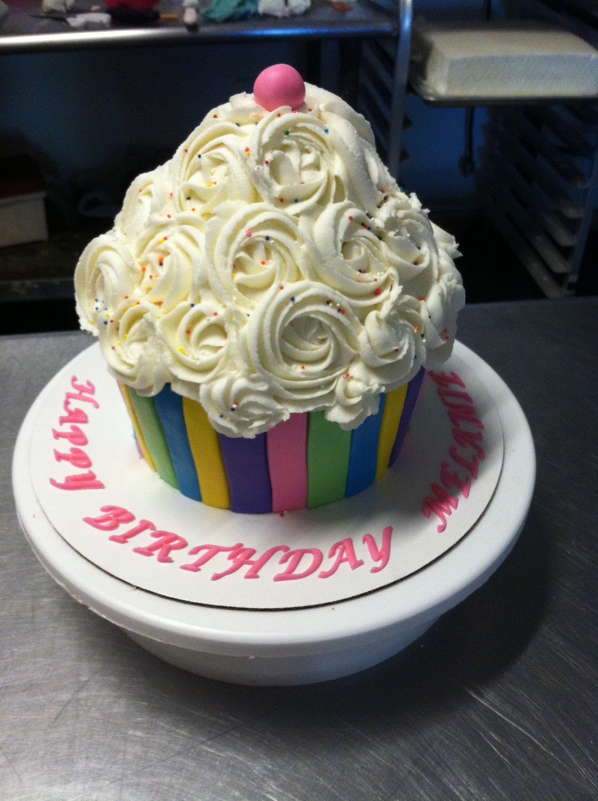 Edee's Custom Cakes jumbo cupcake