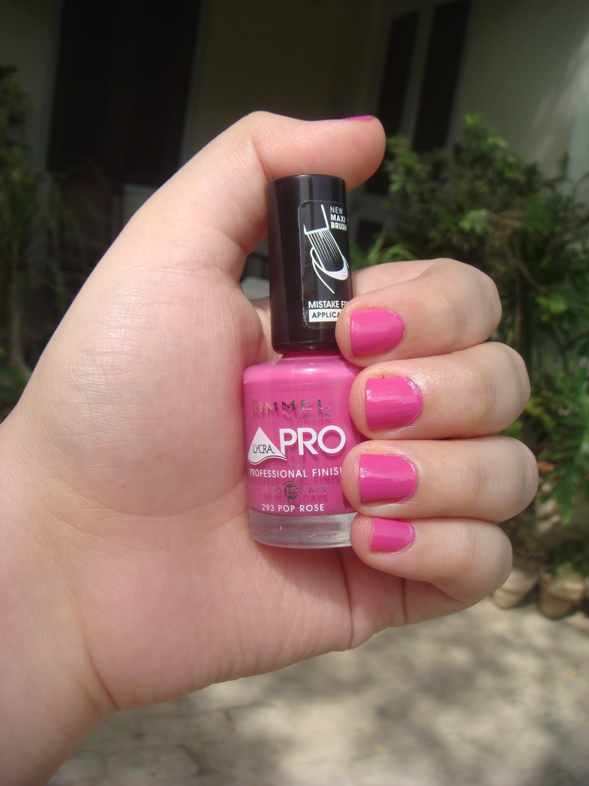 Glamarama: Nail Polish Of The Day: Pop Rose 293 By Rimmel London
