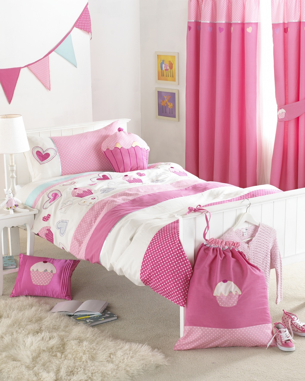 http://4.bp.blogspot.com/-4qk2VTrHbCg/TkrEa4EEtpI/AAAAAAAAApo/DSPJyCgBarY/s1600/Cortinas+para+Ni%C3%B1as.jpg