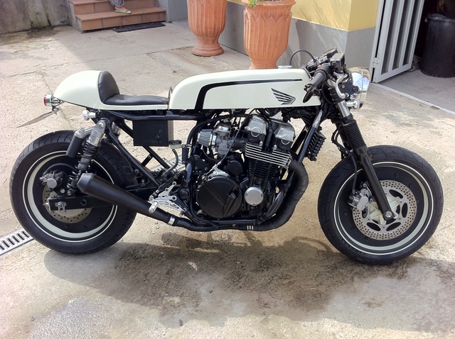 http://4.bp.blogspot.com/-4rouZrbZzow/UFrkSzUA9_I/AAAAAAAAL6I/WO3Z3wHzuCk/s1600/honda_cb750_caferacer2.jpg