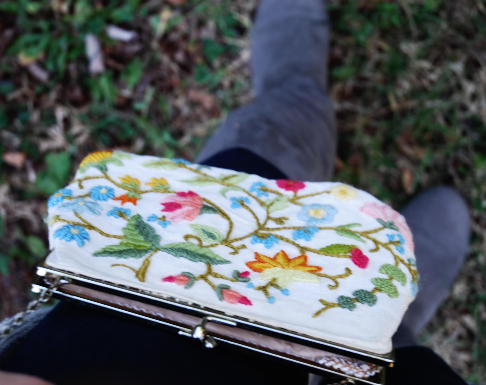 embroidered purse 