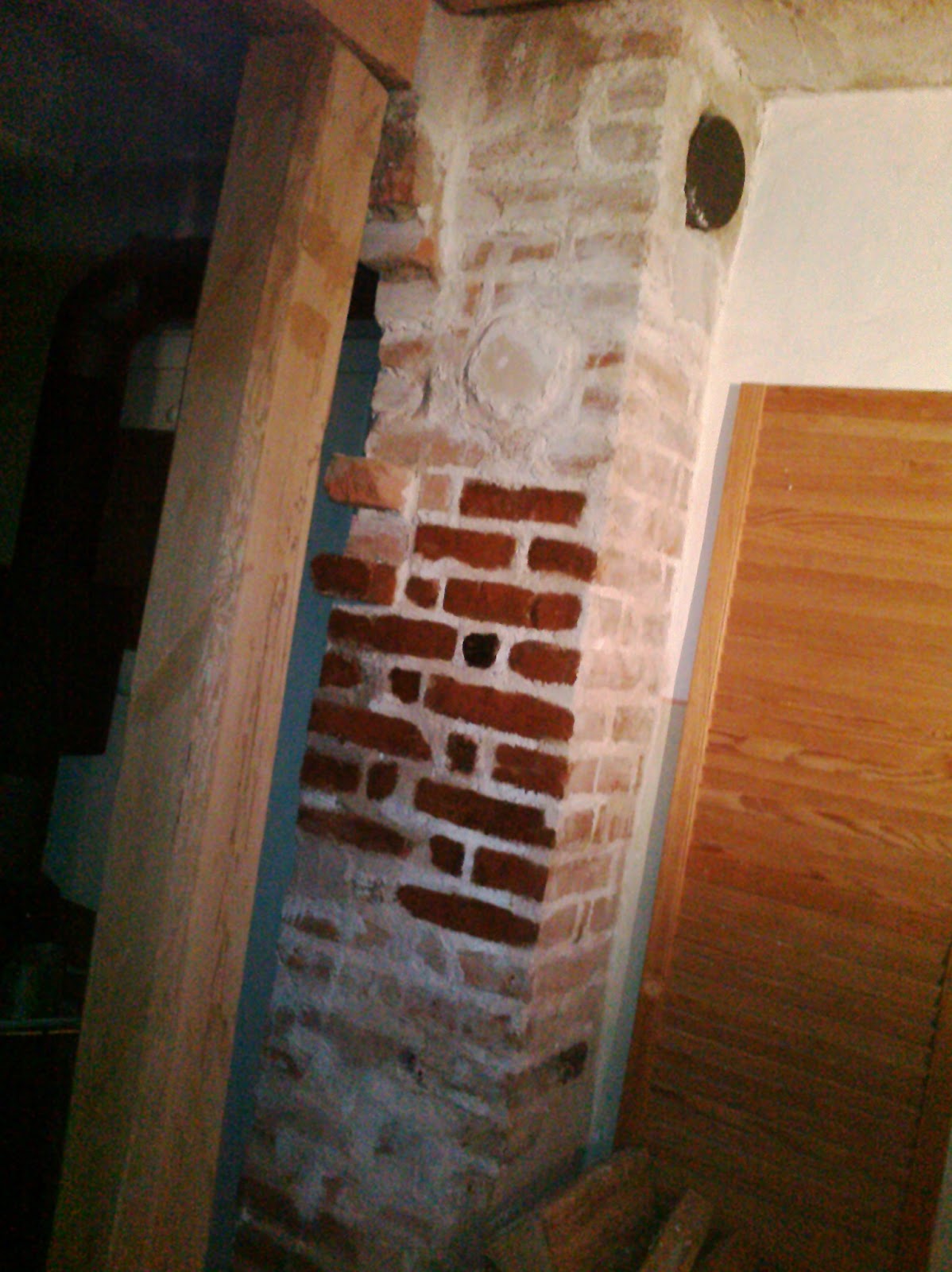 Karl Erwin und die Frau - ein Haus wird glücklich: Kamin verfugen