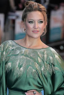 أشهر سبعة أخطاء التجميل beauty2-7-10-2012.jpg