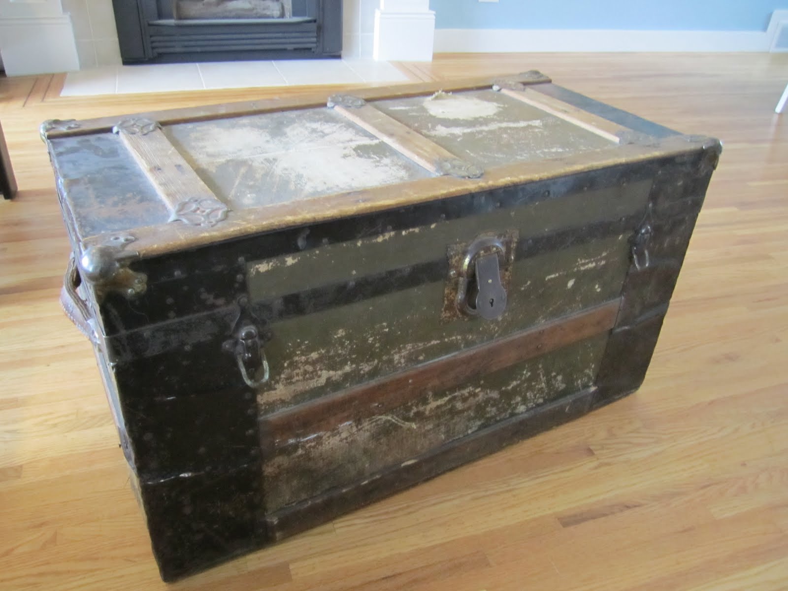 A Tickled Pink Life DIY Antique Steamer Trunk