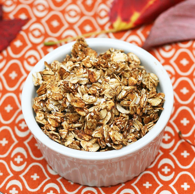 Mix it Up Molasses Granola