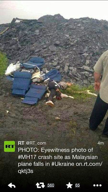 Berikut beberapa keping gambar nahas MH17 www.satusabah.com Sumber menyebutkan bahawa pesawat telah ditembak menggunakan "The Buk Missile" yang mana pelancar tersebut dilaporkan pernah dilihat oleh Associated Press di sebuah wilayah bernama Snizhne.