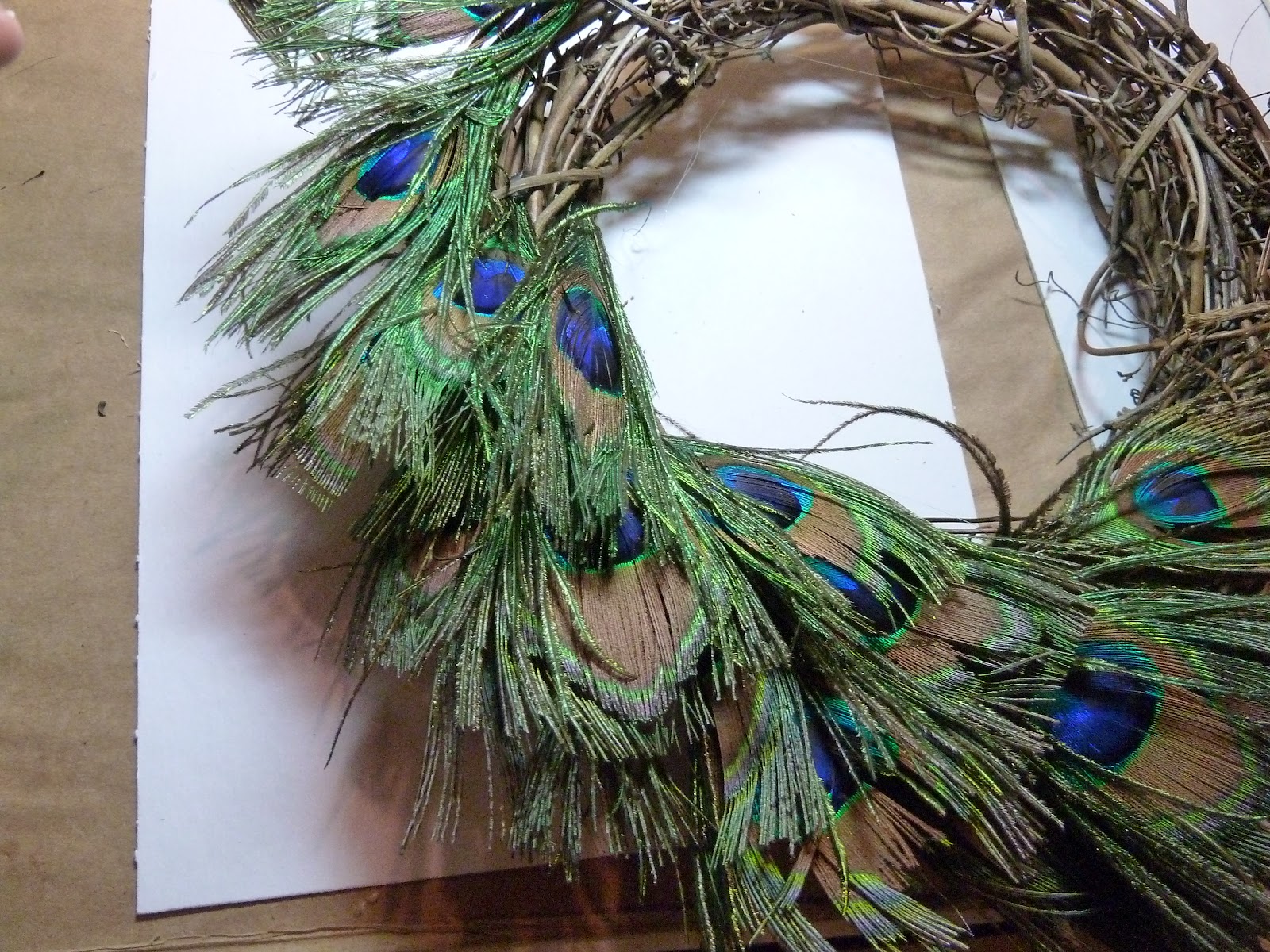 Make it easy crafts Easy Peacock feather wreath