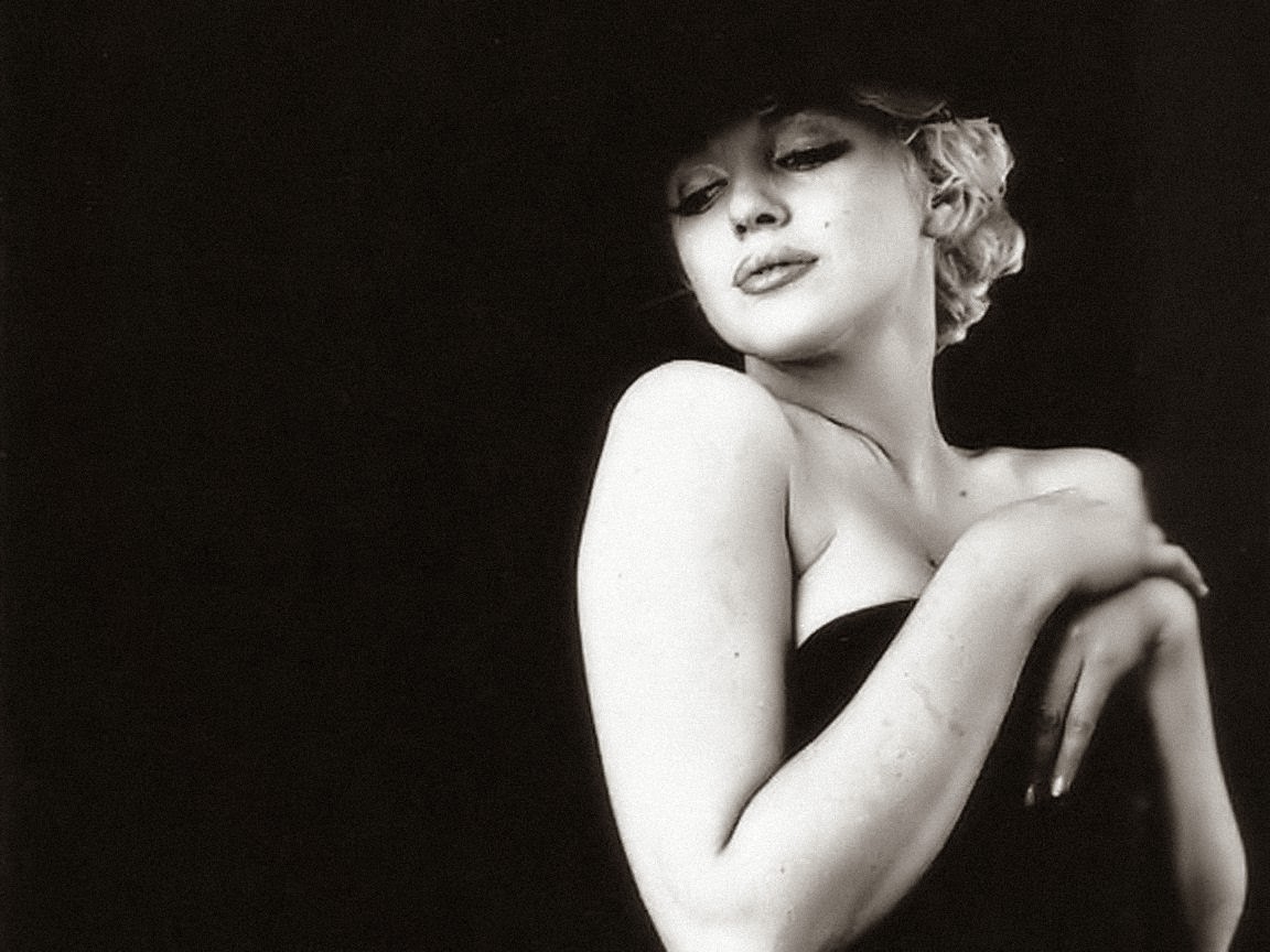 http://4.bp.blogspot.com/-4xGDWSav8ik/TdLNDTIOh4I/AAAAAAAAAF4/0_kdFi5uNyo/s1600/Marilyn_Monroe_Wallpaper_4_by_Catsya.jpg