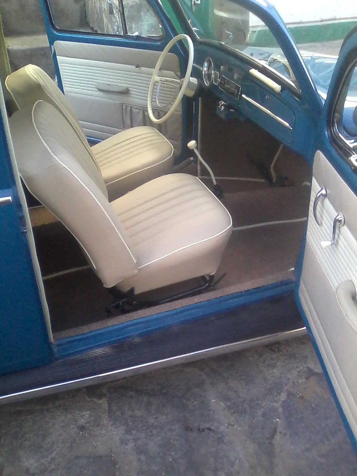 Tapicerias en Zacatecas: Tapizado de vocho modelo 56