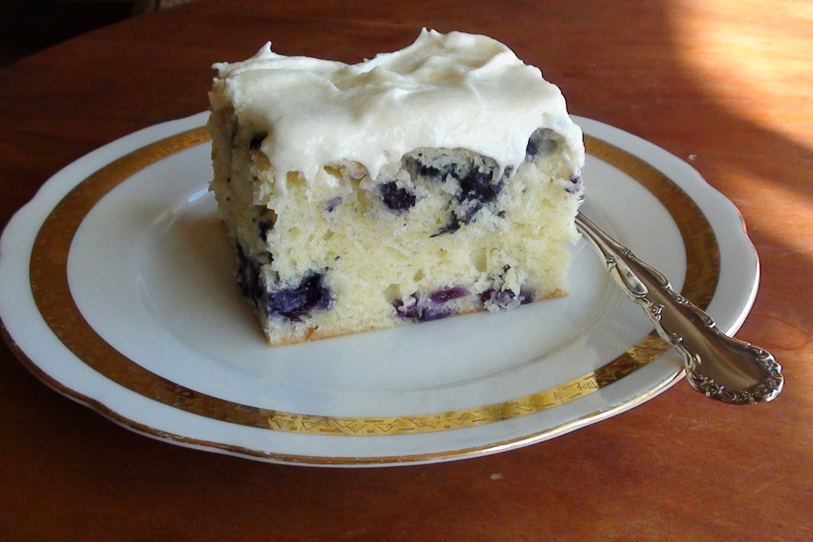 zsuzsa is in the kitchen SOUR CREAM BLUEBERRY TEA CAKE