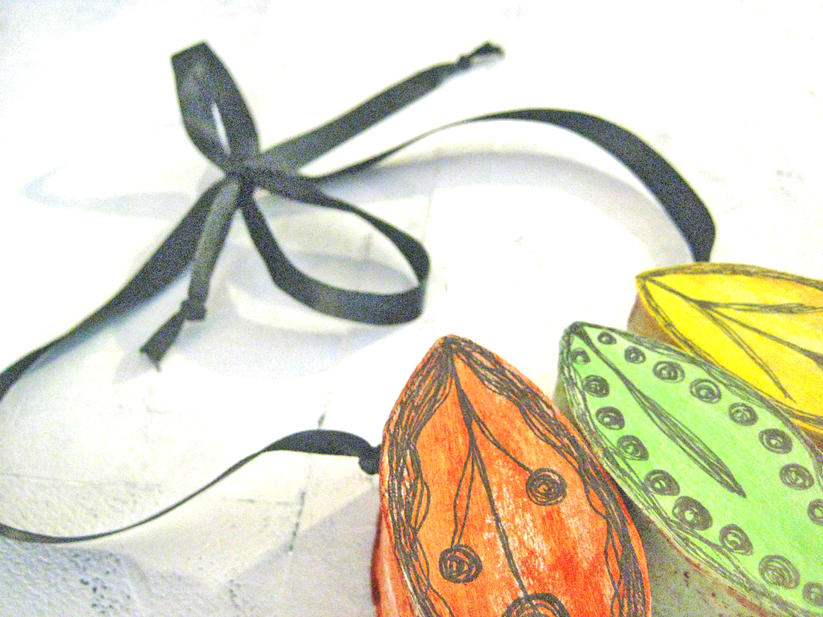 Alma Stoller how to make a paper necklace Autumn Leaves