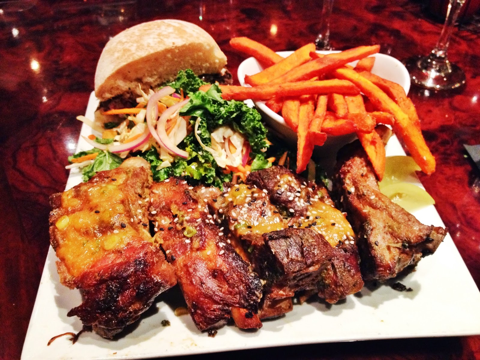 Party at 5 Napkin Burger New Menu Tasting! Chow Down USA