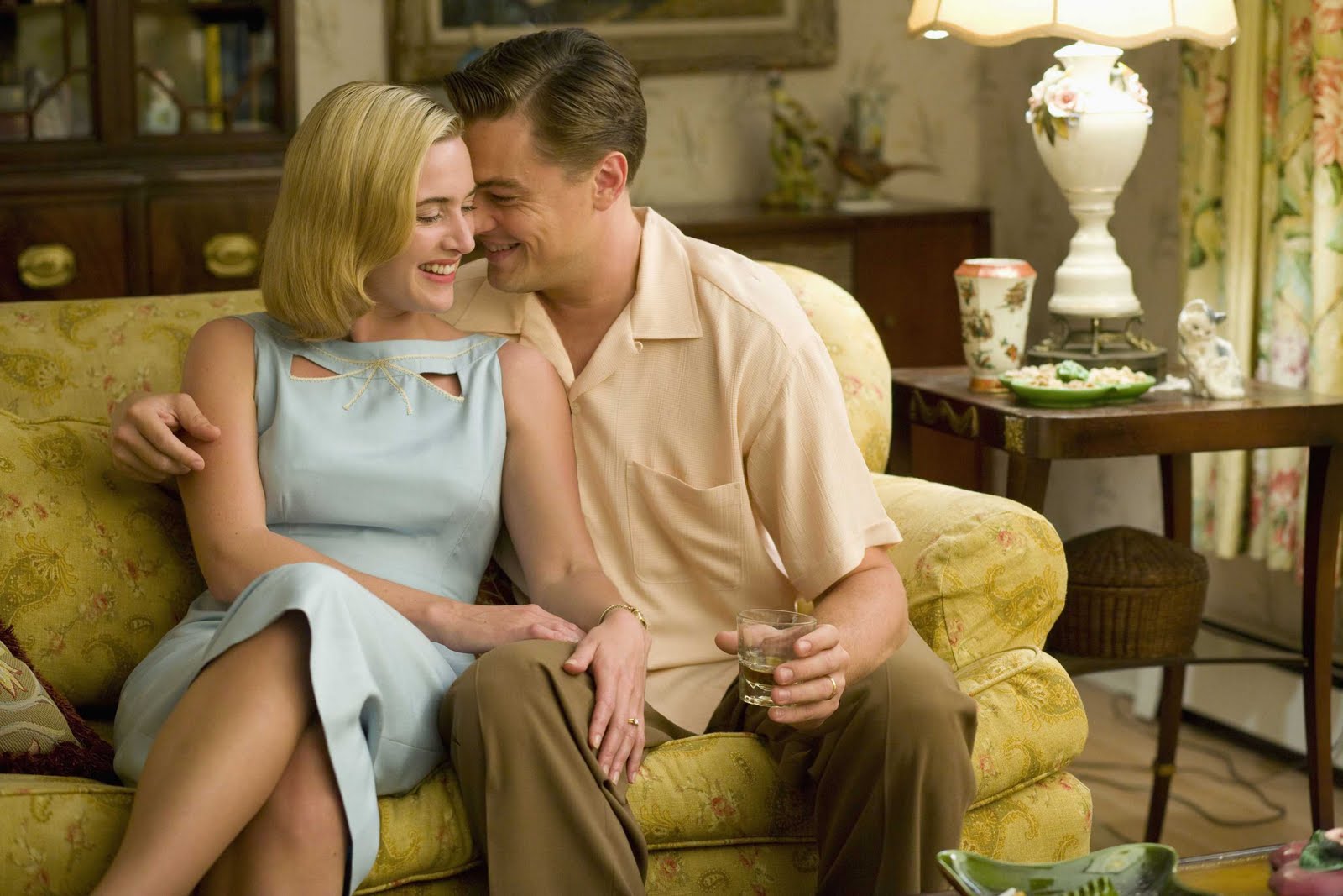 http://4.bp.blogspot.com/-522inECwRLU/TlRNzE_D5EI/AAAAAAAADzg/JYSqXdZuCYM/s1600/leonardo+dicaprio+and+kate+winslet.jpg